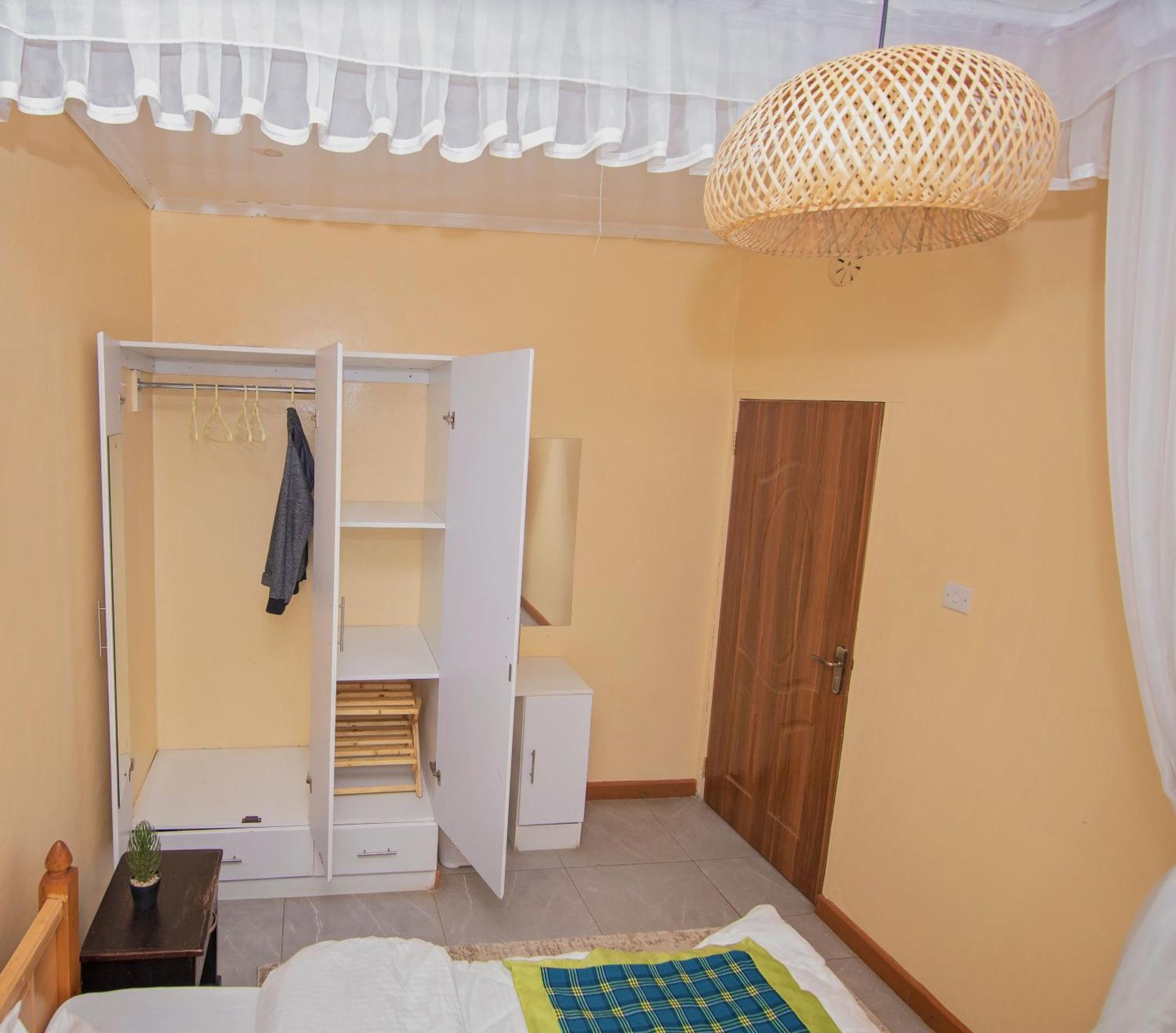 Ebony Mara - Green House Apartment Narok Ngoại thất bức ảnh